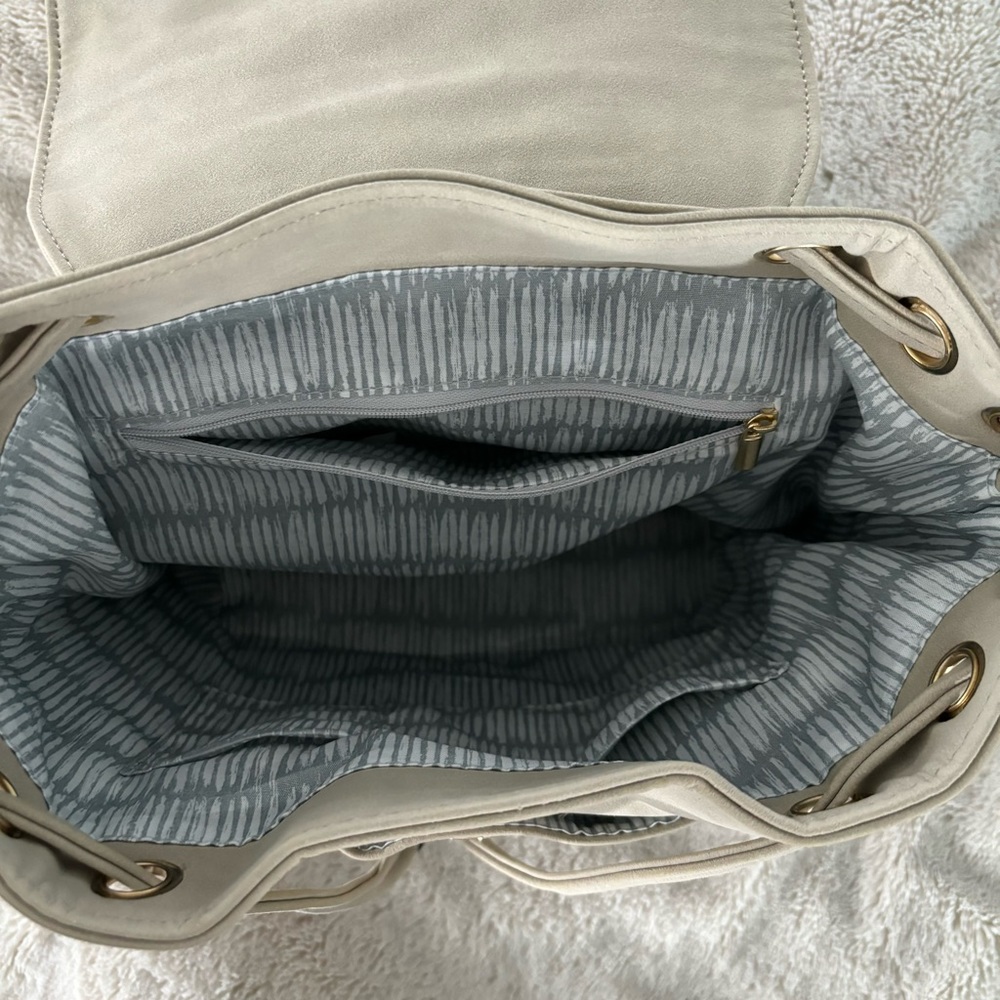 Grey Backpack - Picture 3 of 3